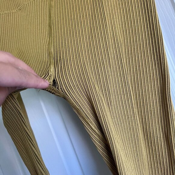 Good American Olive Green Active Essential Ribbed Leggings Women's Size 00/0 - Picture 3 of 10